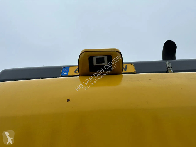 Escavadora Komatsu