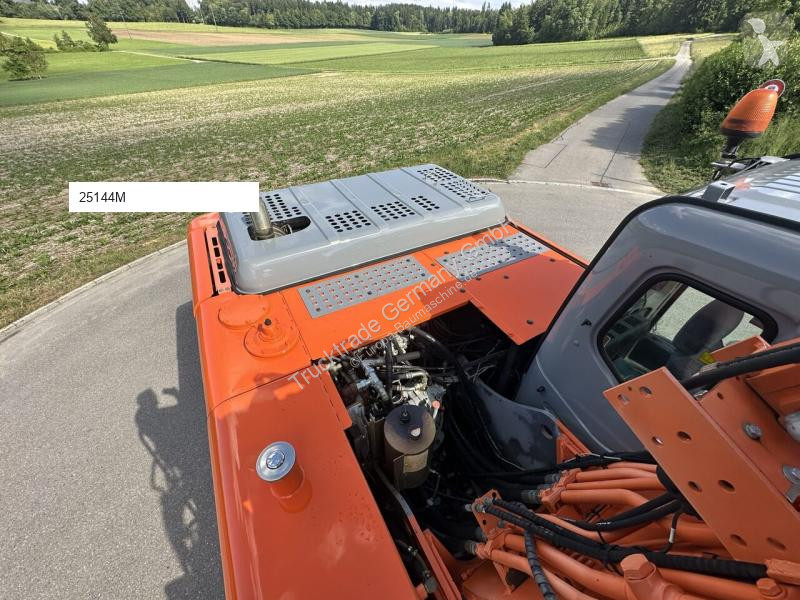 Lopatový nakládač Hitachi