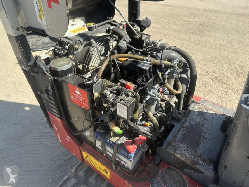 Excavadora Takeuchi 3 buckets