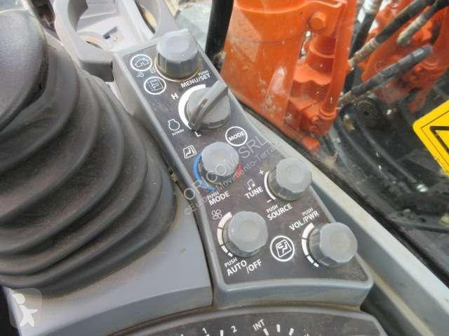 Excavadora Hitachi ZX135 US-7