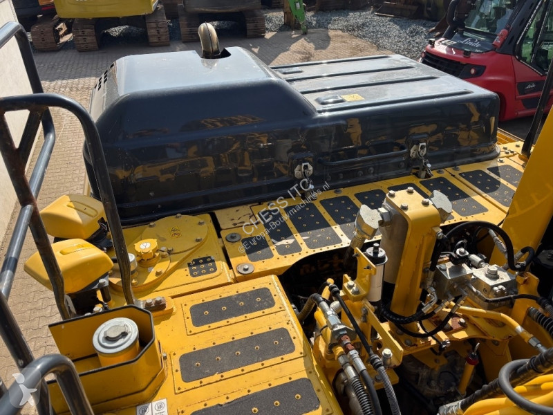 جرافة Komatsu HB 215LC-3 HB 215 - PC 210 - -11