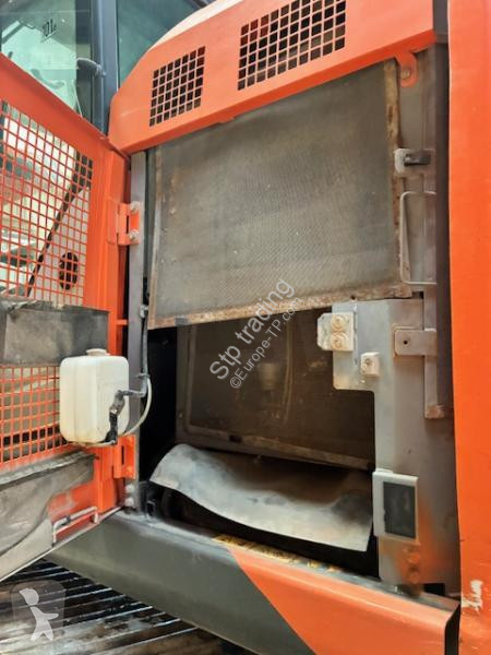 جرافة Hitachi 225USLC-5B