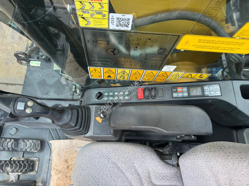 Excavator Caterpillar MF