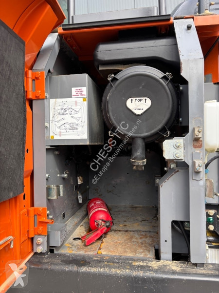 Escavadora Hitachi LC-6