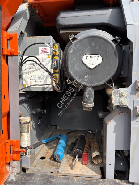 Excavadora Hitachi ZX 210 LC-6 -