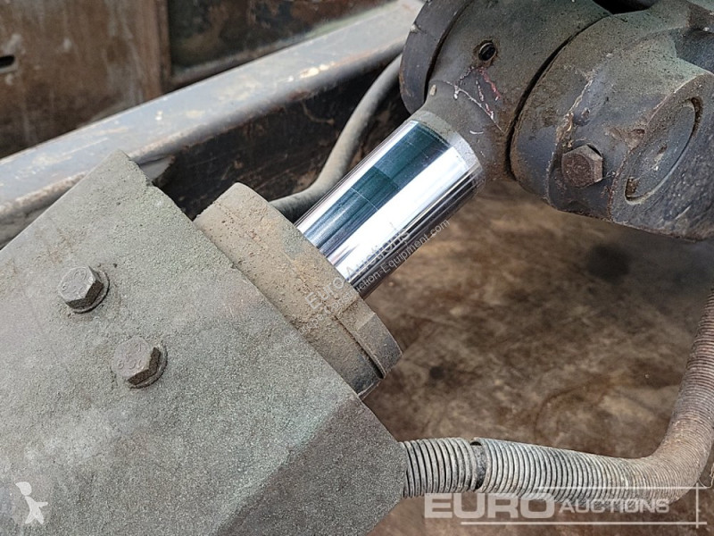 Escavadora Kobelco -8