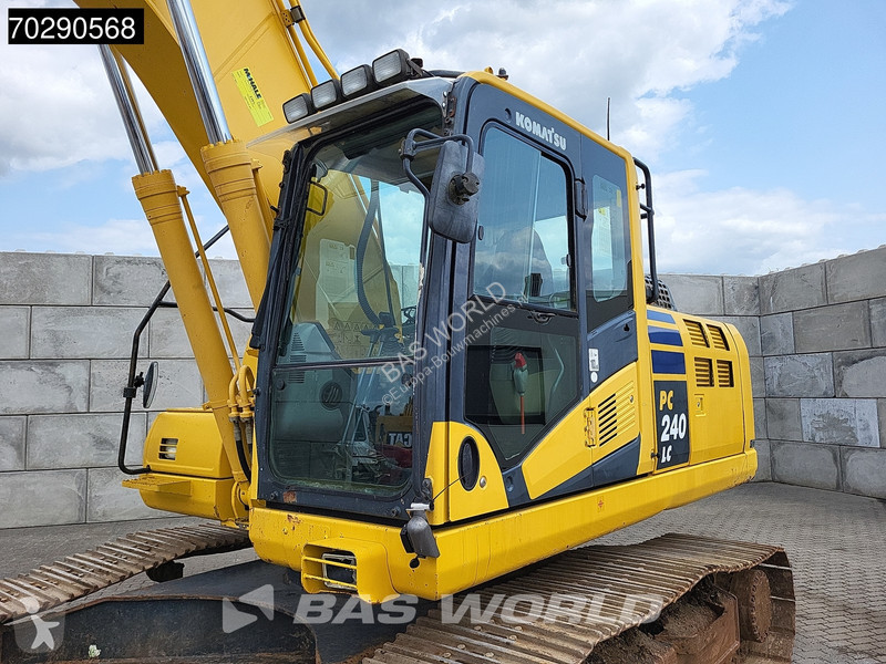 Excavator Komatsu PC240 LC-10