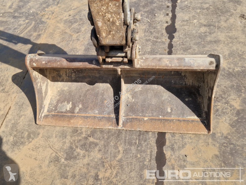 جرافة Bobcat E17