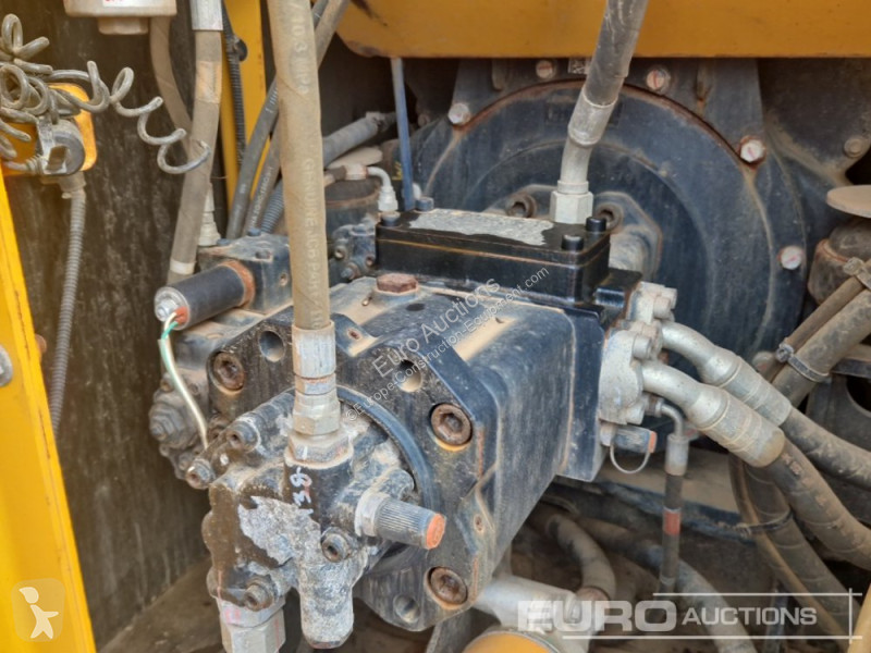جرافة JCB JS131LC