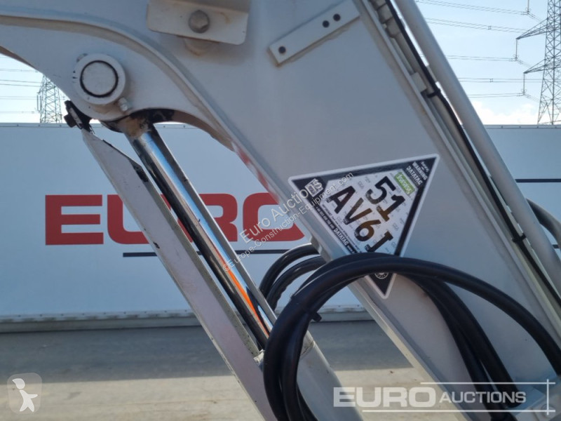 Escavadora Takeuchi 0