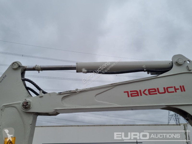 Escavadora Takeuchi TB150C