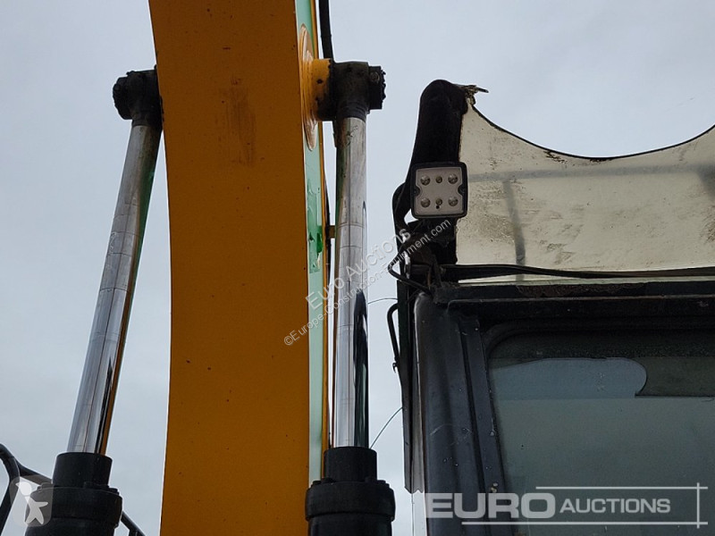 جرافة JCB JS131LC