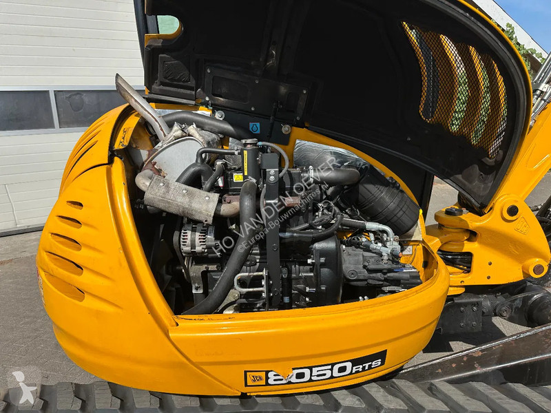 Excavator JCB