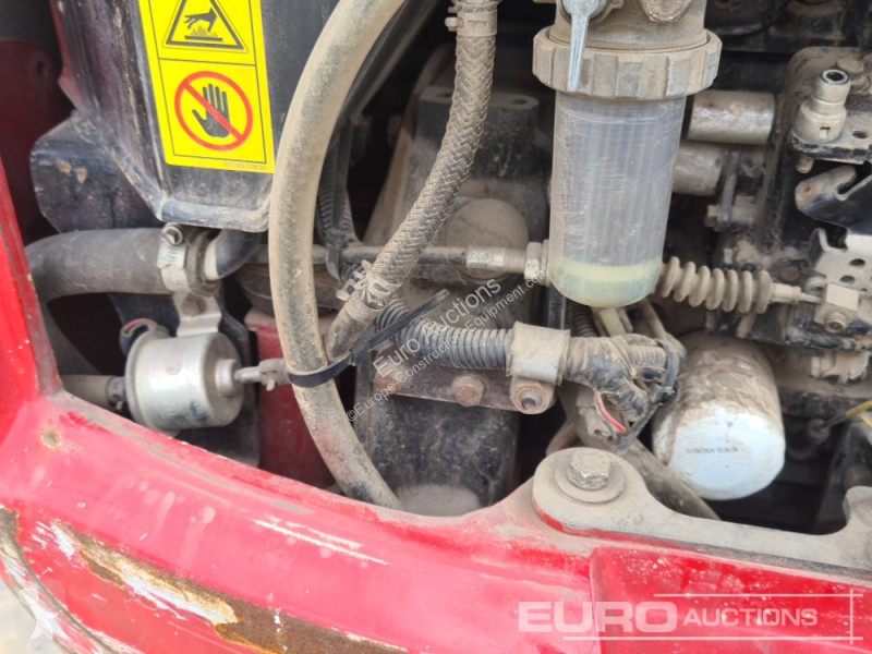 Escavadora Takeuchi TB216