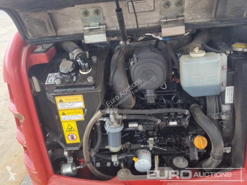 Escavadora Takeuchi TB216