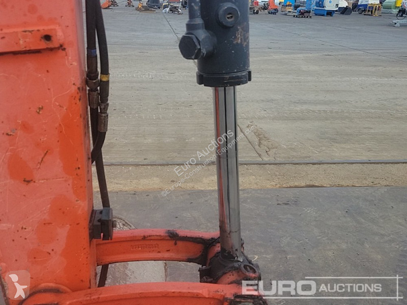Lopatový nakládač Kubota U48-4