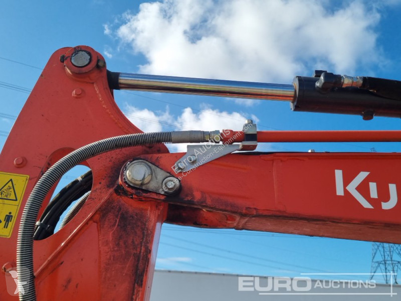 Lopatový nakládač Kubota KX037-4