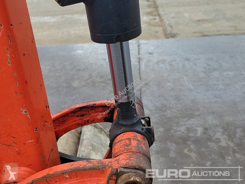 Lopatový nakládač Kubota KX015-4