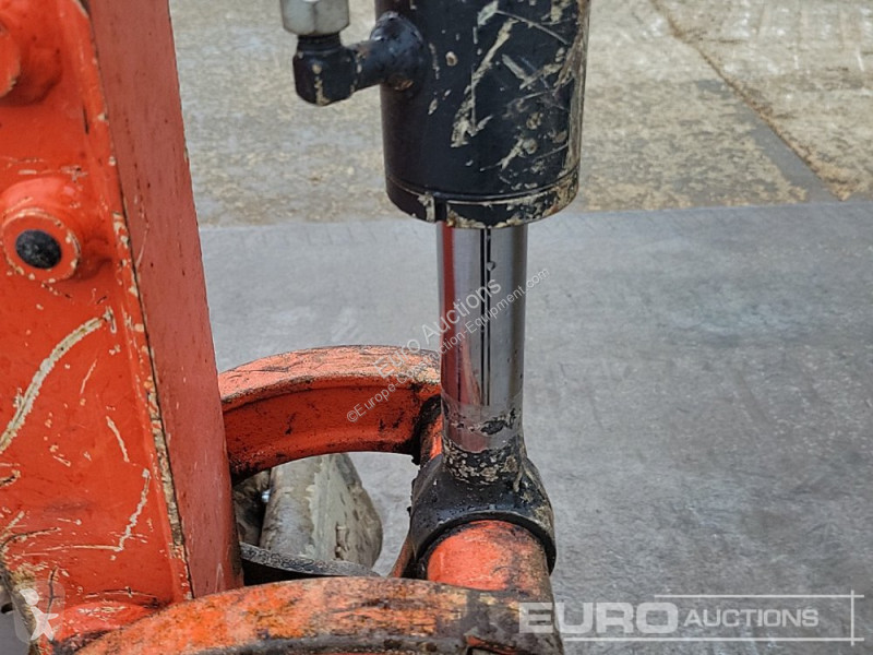Lopatový nakládač Kubota KX015-4