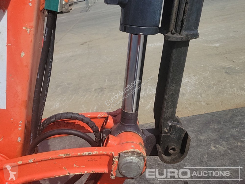 Lopatový nakládač Kubota U36-4