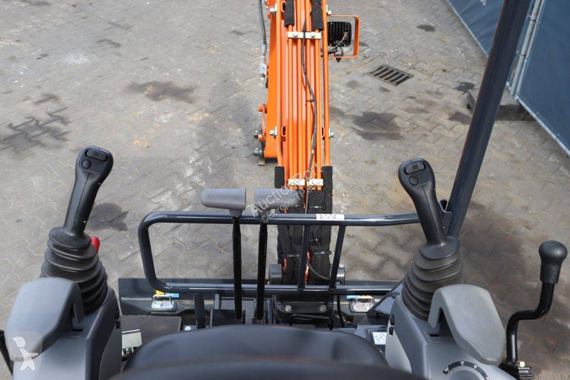 Escavadora Hitachi ZAXIS 17U