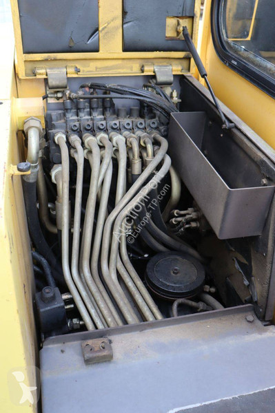 Escavadora Pel Job 233