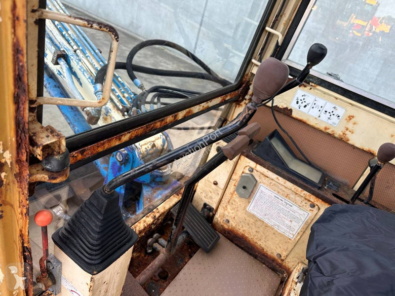 Excavator Nissan
