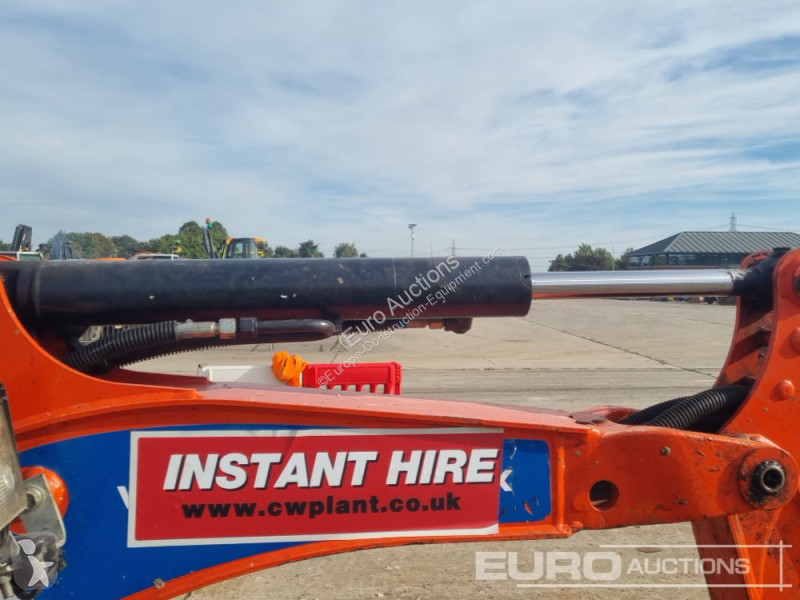 Lopatový nakládač Kubota KX015-4