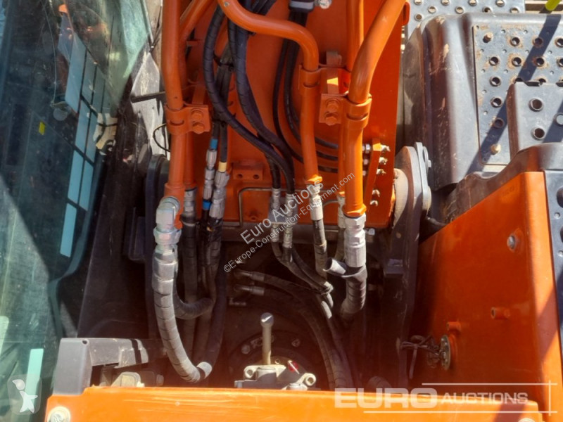 Excavadora Hitachi -7