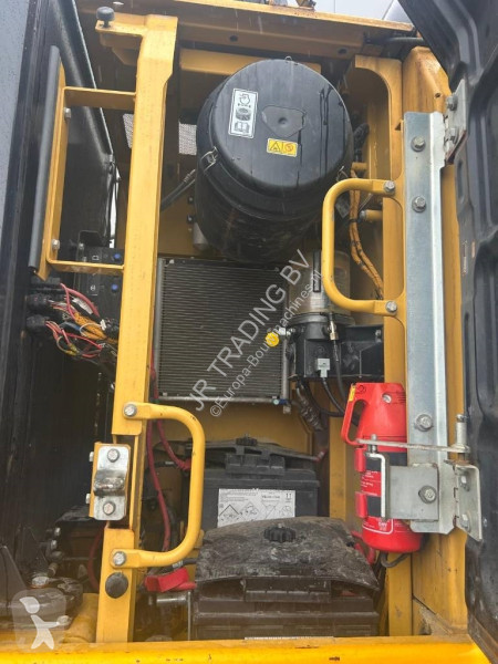Escavadora Caterpillar EL (epiroc hammer included)