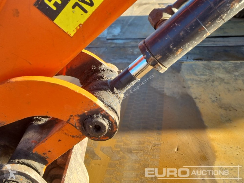 Lopatový nakládač Hitachi ZX26U-5A CLR