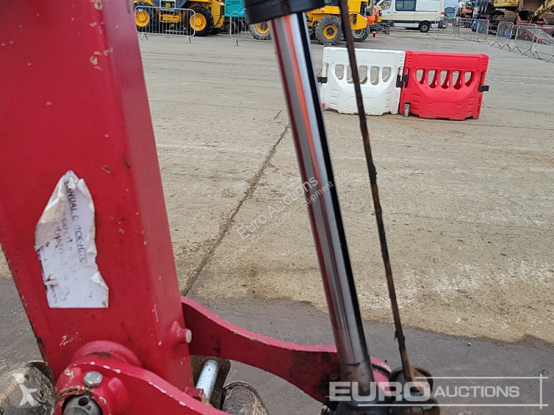 Lopatový nakládač Yanmar SV26