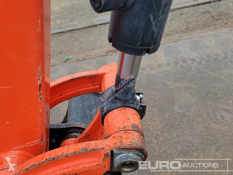 Lopatový nakládač Kubota KX015-4