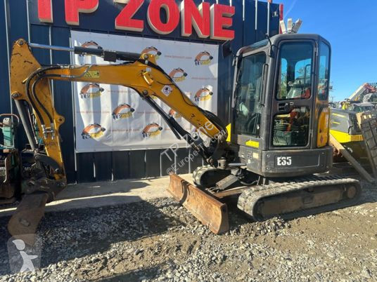 Lopatový nakládač Bobcat e35 à 22 500€ ht
