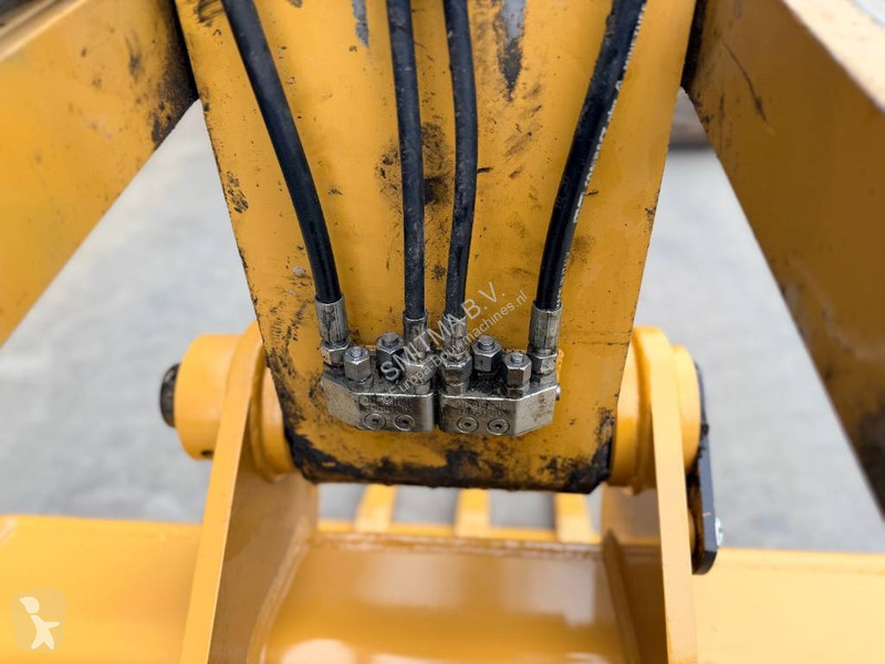 جرافة Caterpillar 320E