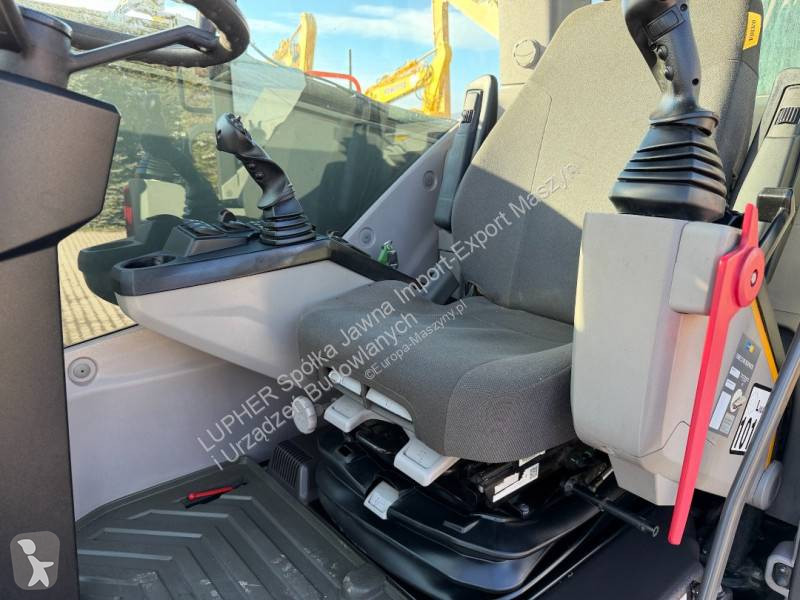 Lopatový nakládač Volvo EW240EMH