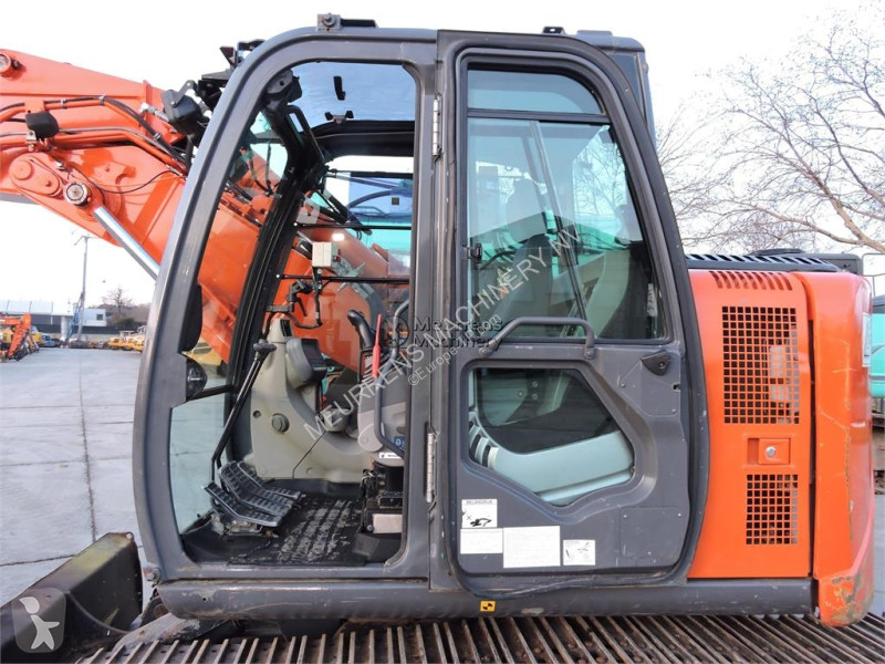 جرافة Hitachi ZX135