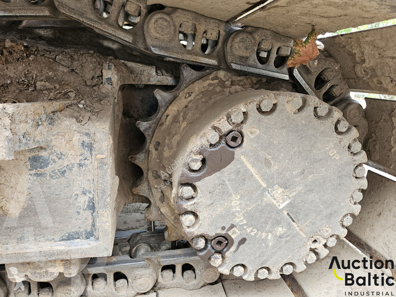 جرافة Komatsu 11