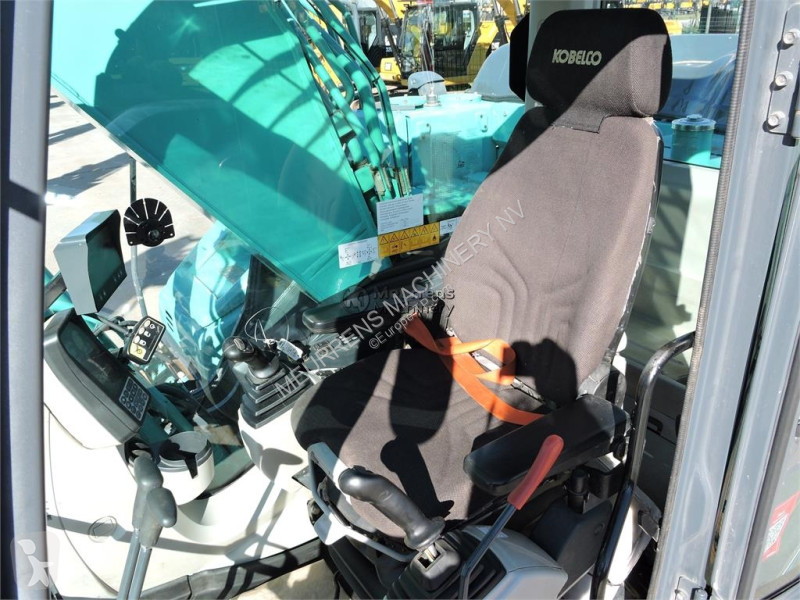 جرافة Kobelco SK210