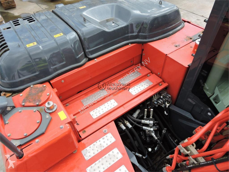 جرافة Kobelco SK210