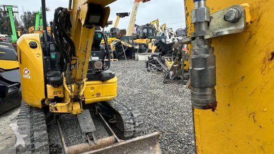 Rýpadlo Komatsu pc26mr-3 à 21 500 € ht