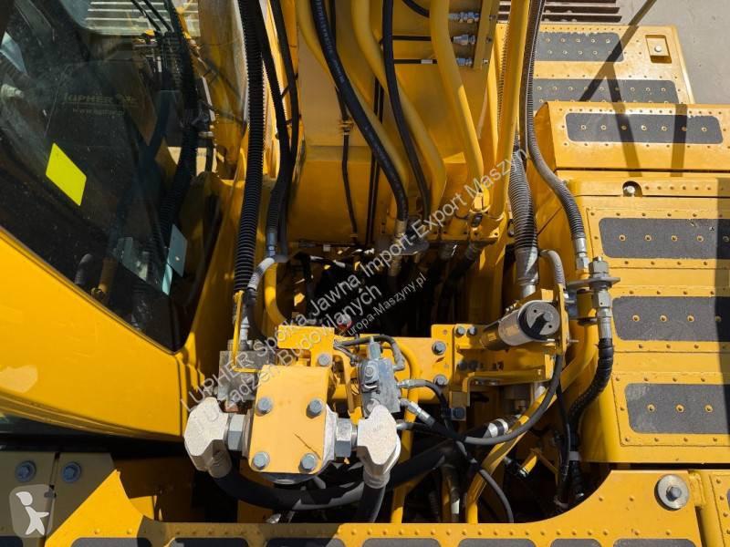 Lopatový nakládač Komatsu PC290LC-11E0