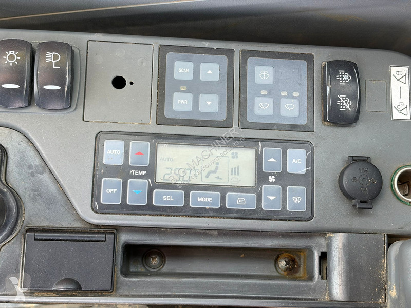 جرافة Doosan