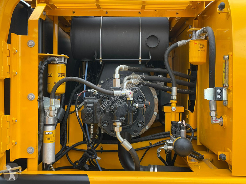 Rýpadlo JCB 245 HD LR