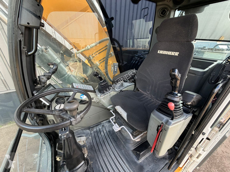 Rýpadlo Liebherr A918