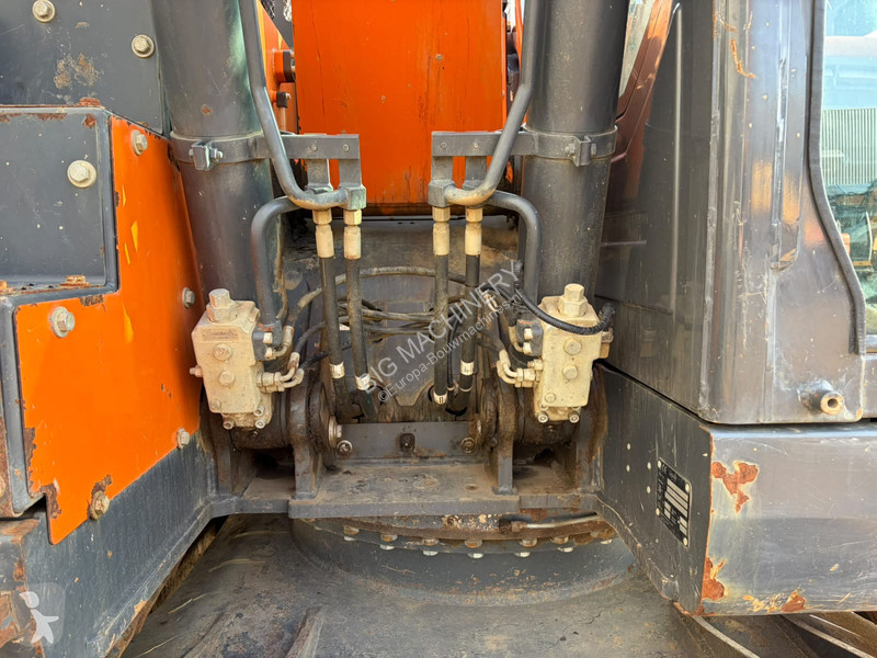جرافة Doosan 5