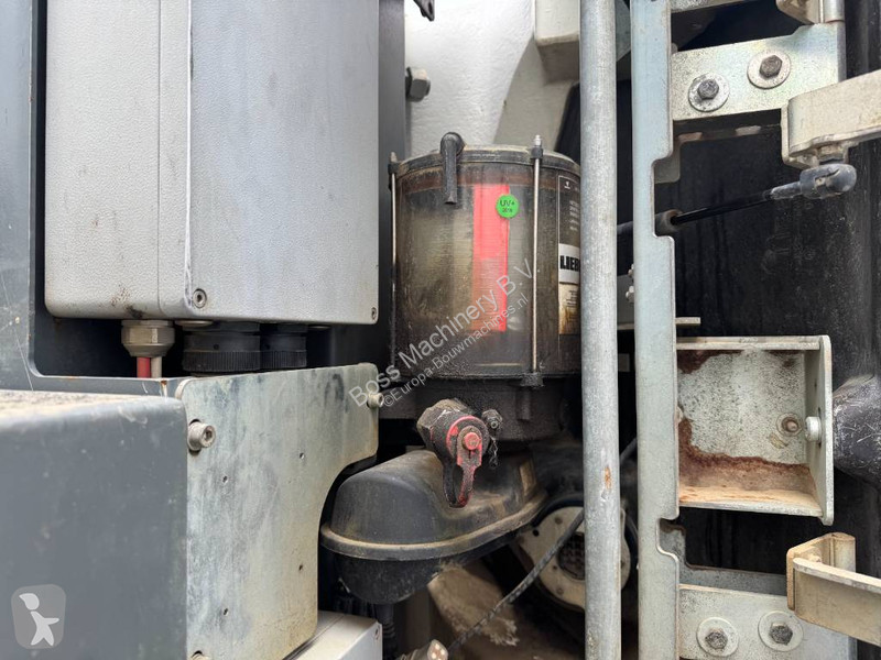 جرافة Liebherr R Compact - 5 Buckets + Forks +...