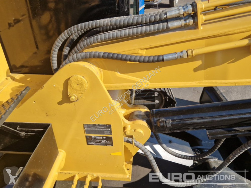 جرافة Caterpillar 305.5 E2