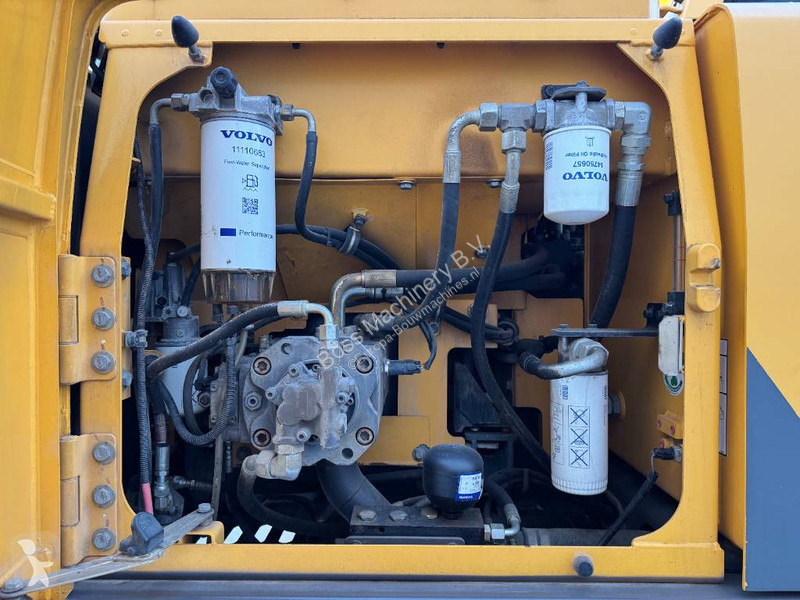Rýpadlo Volvo L - Triple Boom / Hammer Lines