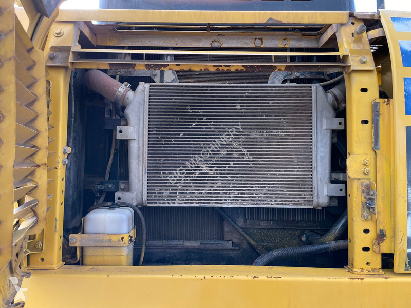 جرافة Komatsu